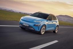 hyundai-kona-electric-2021-side-angle-front-blue-on-the-road