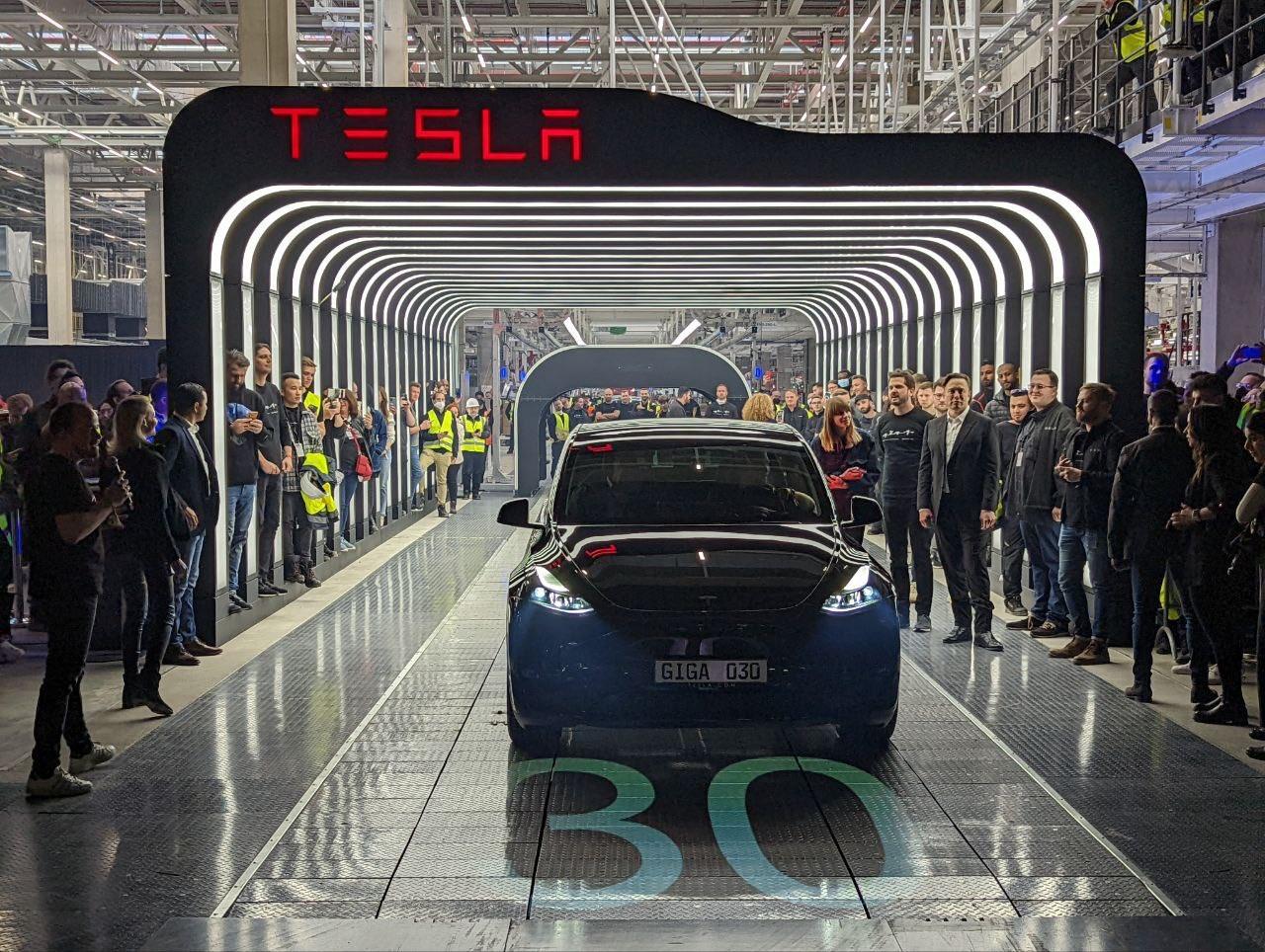 tesla-giga-berlin-first-deliveries-march-22