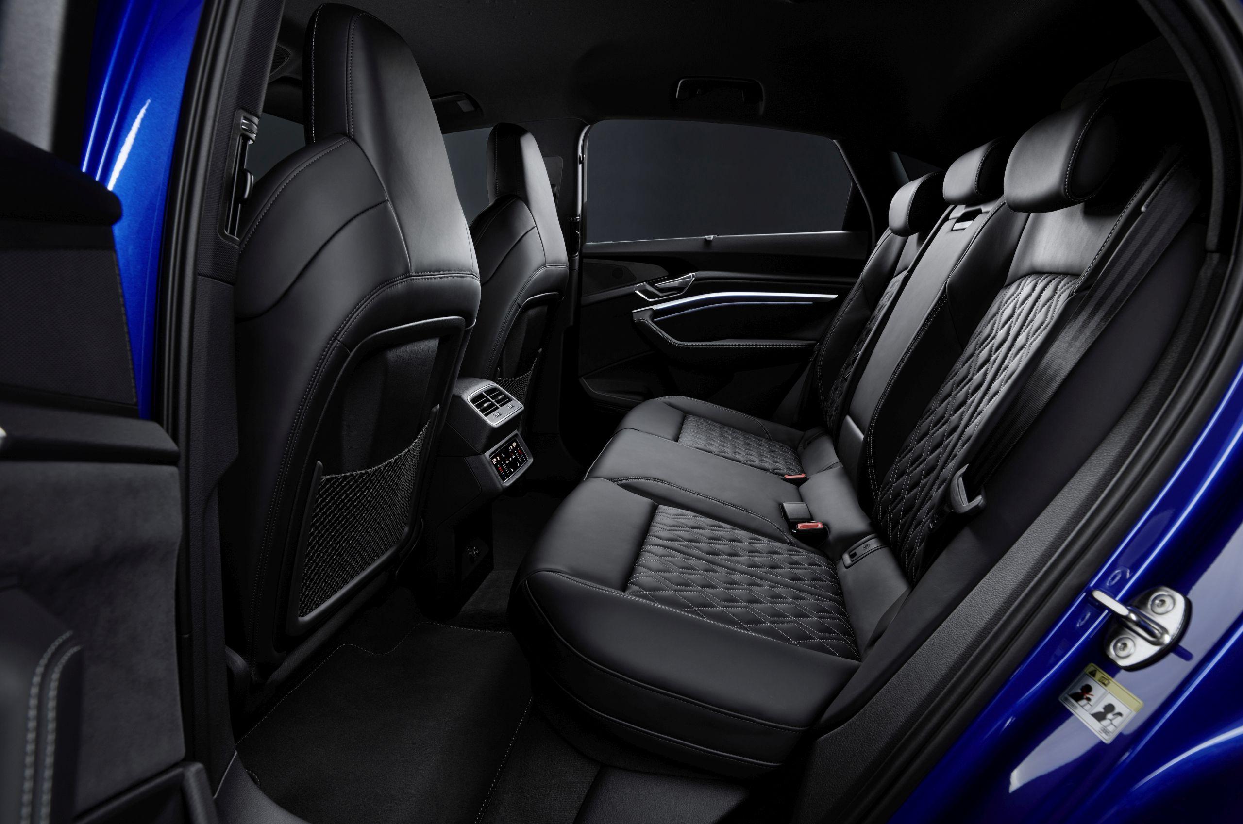 audi-sq8-sportback-e-tron-rear-seats